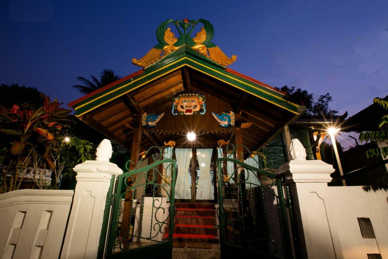 Joglo Yudhistira Villa Sleman  Buitenkant foto