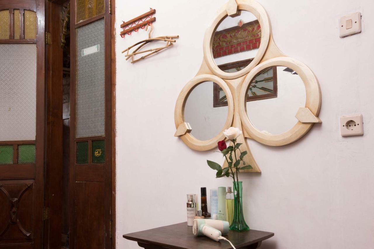 Joglo Yudhistira Villa Sleman  Buitenkant foto