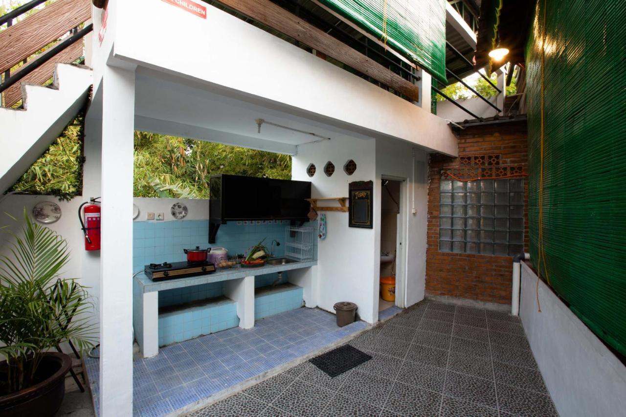 Joglo Yudhistira Villa Sleman  Buitenkant foto