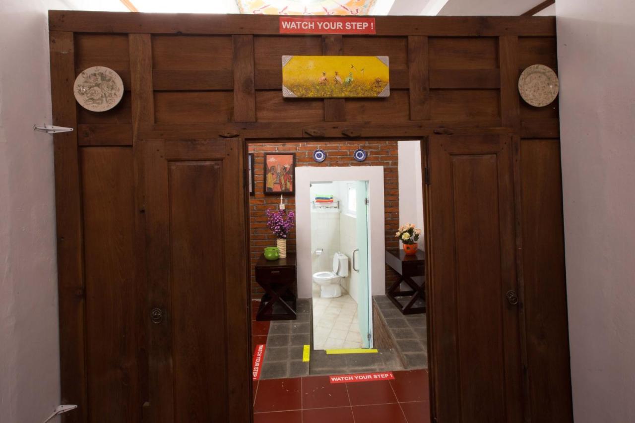 Joglo Yudhistira Villa Sleman  Buitenkant foto