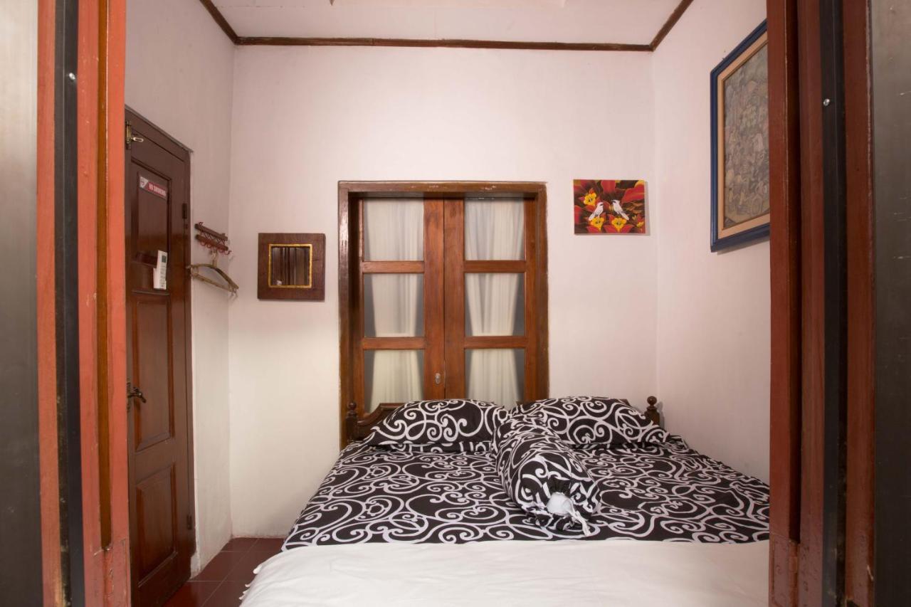 Joglo Yudhistira Villa Sleman  Buitenkant foto